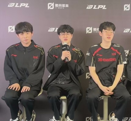 你得相信队友啊!Scout:Solo时乐在指导 觉得Xun输了就没看了