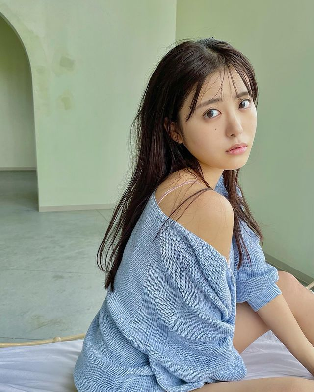 itotii正妹:笑起来比花蜜甜!身材不藏私《竹内花》大胆带出「全露」白皙香气!