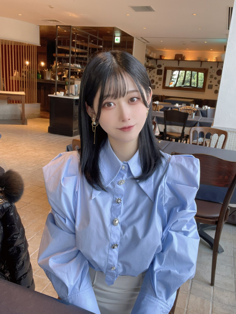 itotii正妹:这么「U」质我还要!日本网红《要あい》一弯腰就倒出白皙U字!