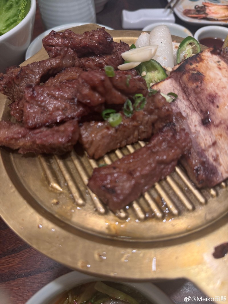 豪华庆功宴！Meiko赛后更博：进季后赛了，北京的东西真好吃