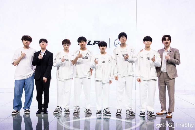 抽象千手观音!TheShy赛后更博:11胜+季后赛加油