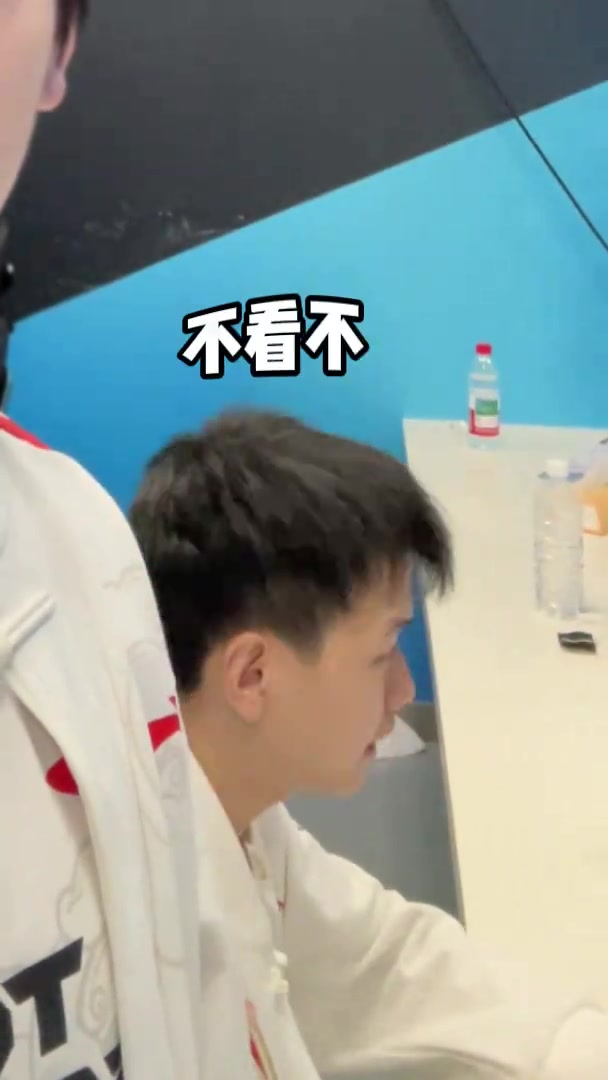 JackeyLove赛后发布整活视频：坚坚的沙皇没问题啊