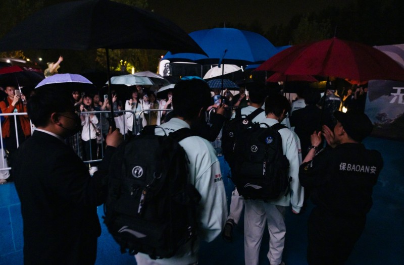 全神班?全神人班!从今天的表现来看,吧友们觉得iG对阵FPX有胜算吗?