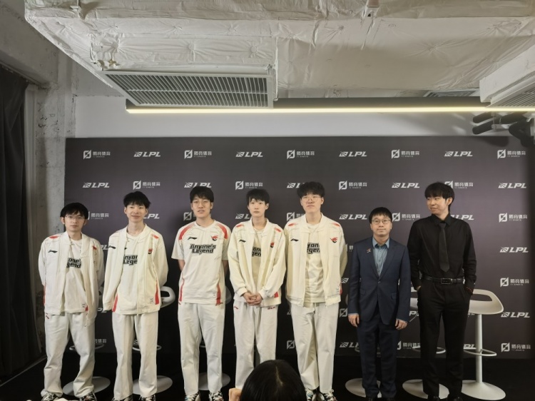 AL赛后群访 教练:大家可以期待我们的成长 我们会好好利用时间