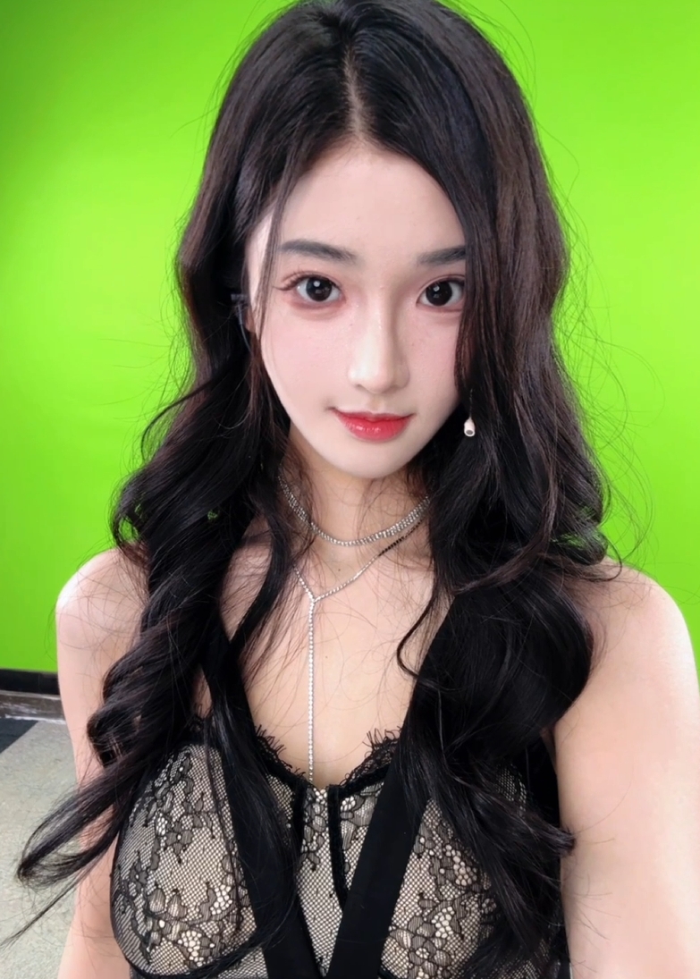 解说诗诗晒照:希望我解说混不下去的那天 主播圈还能有我一条路