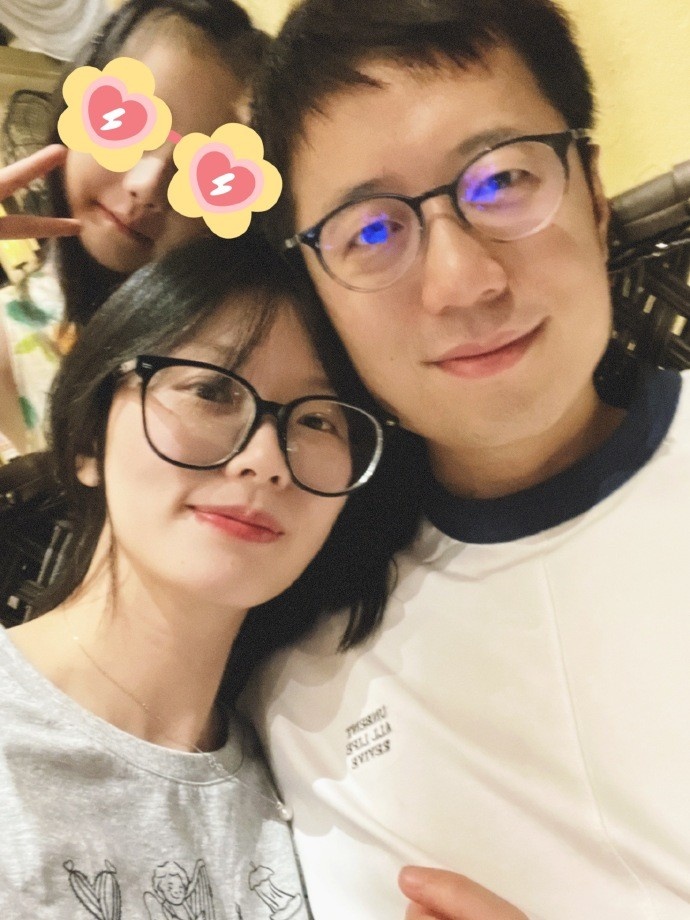 米勒妻子分享合照：祝大米生日快乐 祝他股票翻倍永远幸福 ​​​