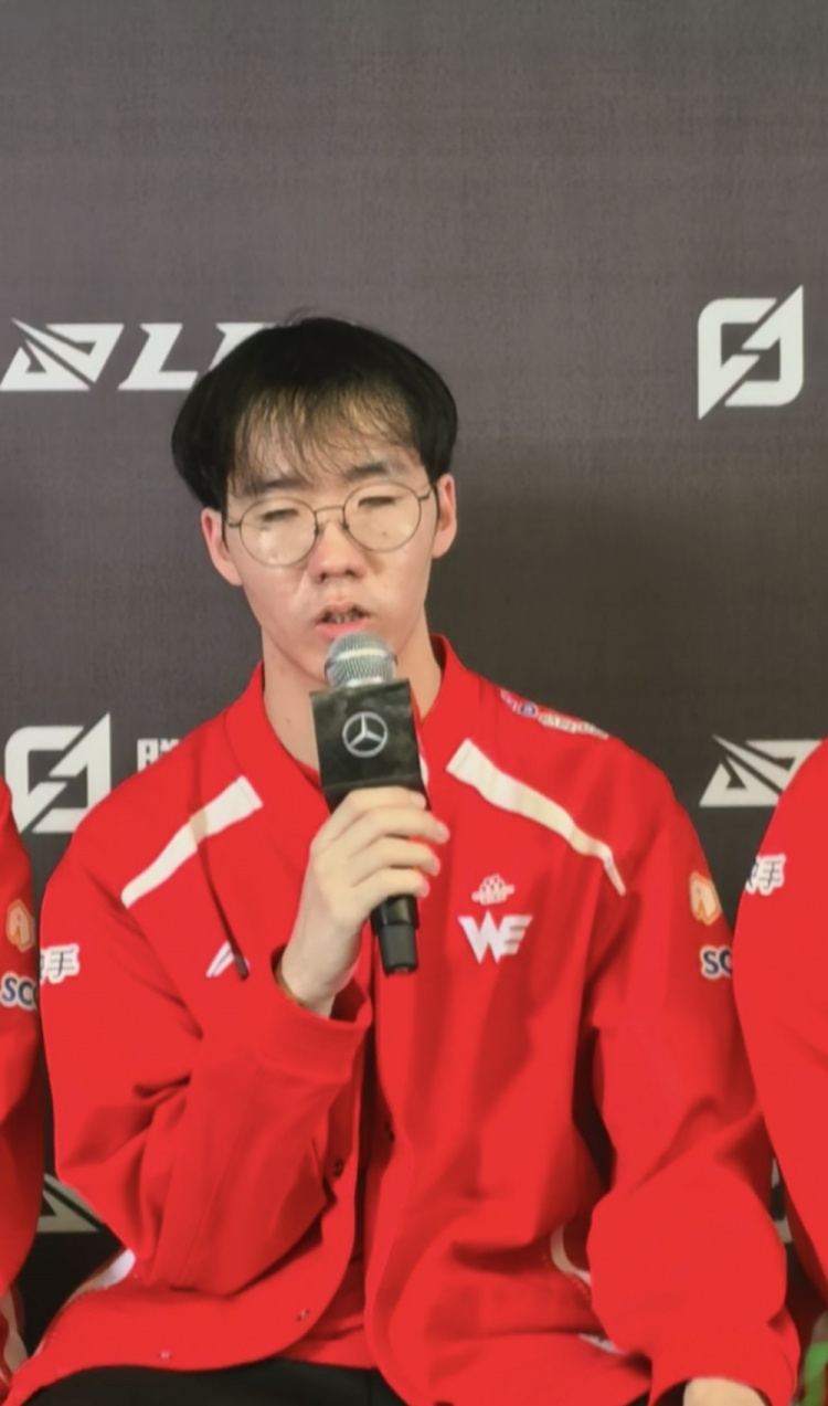 哥哥对线给不到压力啊!Taeyoon:对自己的对线很自信才玩小火龙