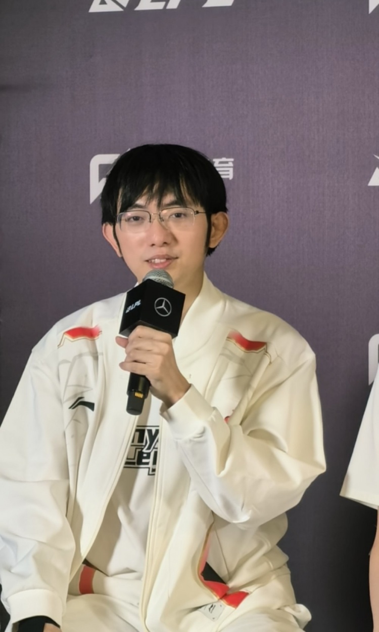 他好想他！Flandre：终于跟Viper3相约成功 很开心 想交手一下