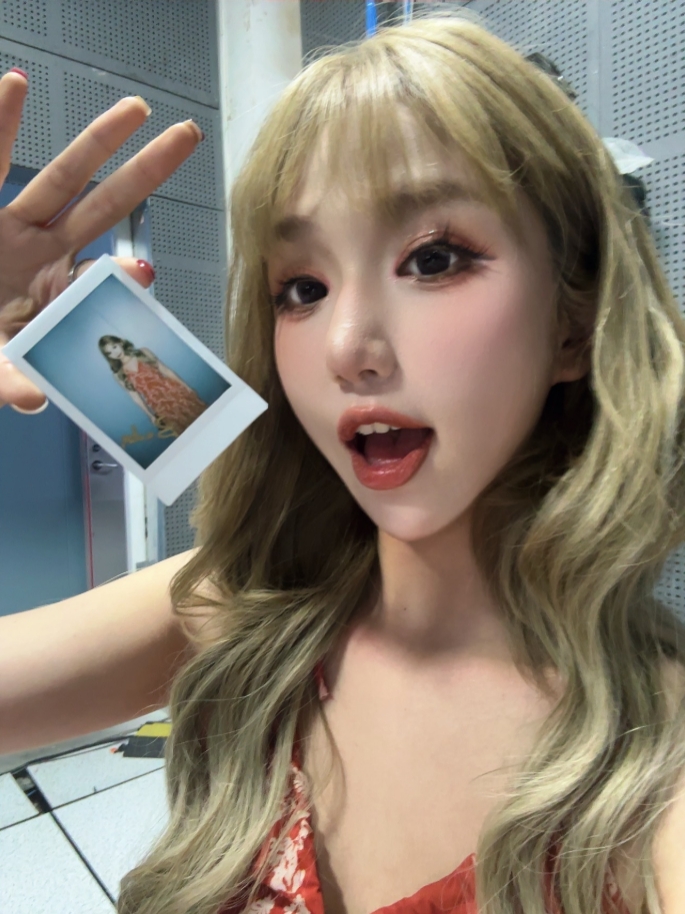 解说暴暴熊晒照：在干嘛？吃了吗 ​​？