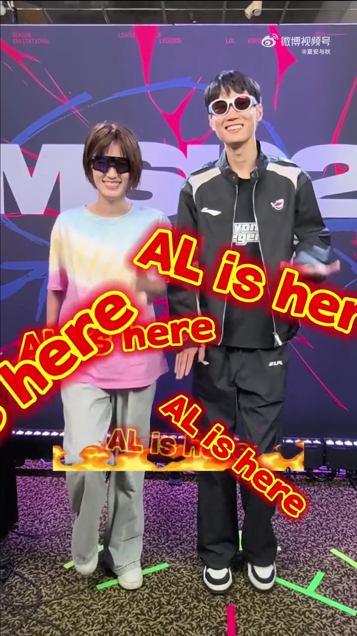 抽象也会传染🤣夏安发布和香克斯互动视频：无法用语言描述