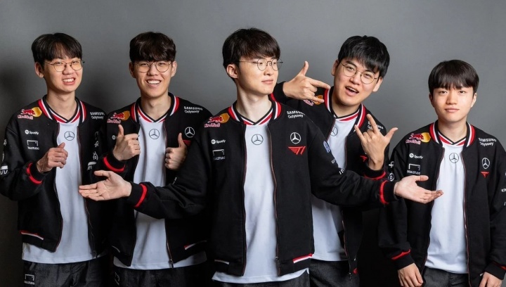 韩媒:T1赛前抛硬币获胜,第一局选择蓝色方