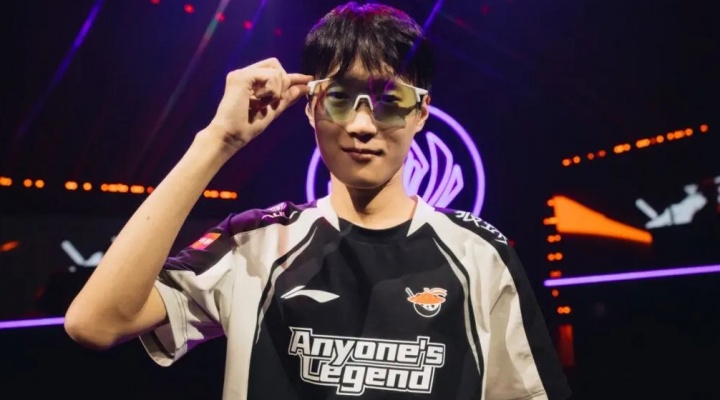 Shanks：我认为我们能打进决赛；未来还能看到更多墨镜造型