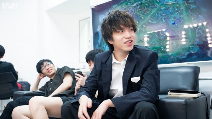 Clearlove执教EDG成绩一览：首秀德杯亚军，去年带队春/夏皆倒数