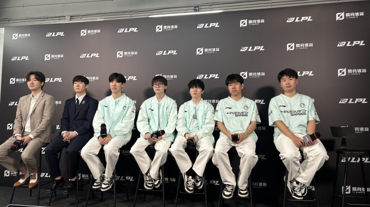 你们的后勤呢?TS:训练使用服务器很卡 版本更新后练习时间短