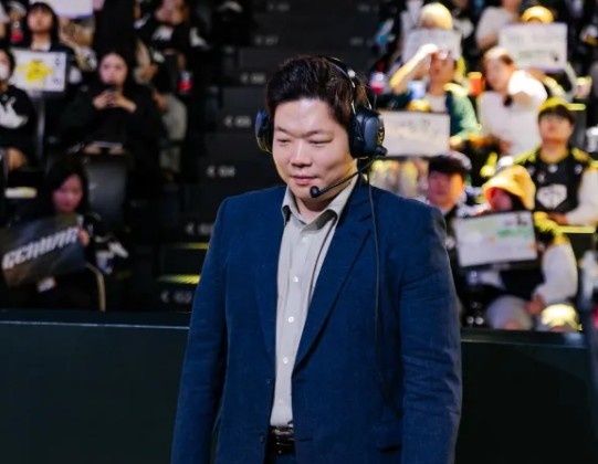 KIM监督:凌晨2点才出机场选手们都很困;版本没有大变化