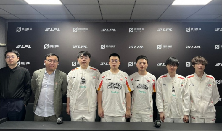 把把运气都不好?Light:有点运气不太好 大家需要配合更好