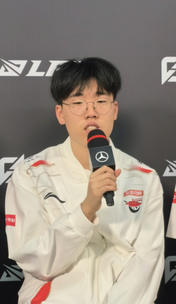 外面待了一个月回来水土不服了？Kael：我们要调整回LPL的打法了