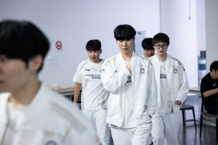 GALA垂头丧气！iG赛后返图：不能胜寸心，安能胜苍穹