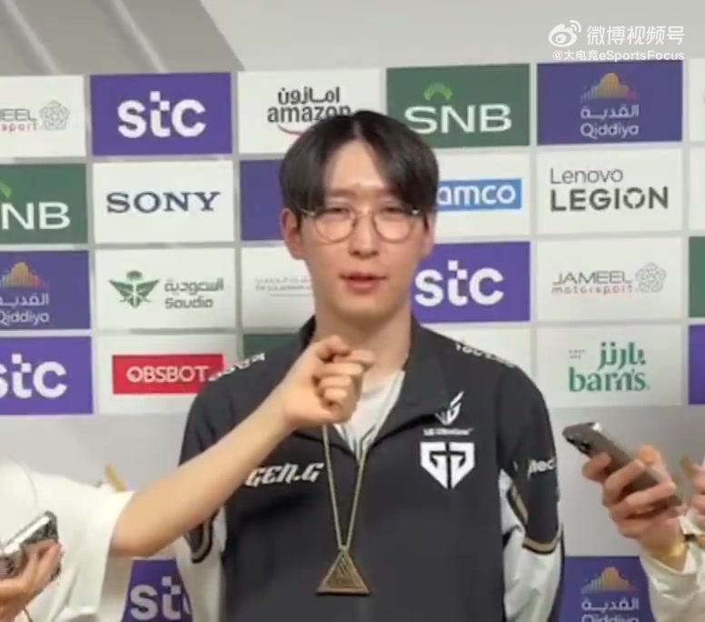 顶级凡尔赛大师！Duro：我们是斗魂竞技场职业队 只玩斗魂竞技场