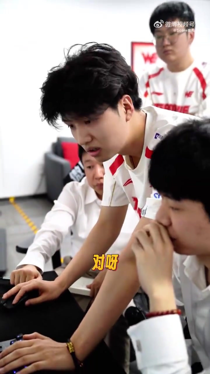 这是真的想赢啊！Monki：我们的视野 都在往后跑我一个人往前顶？