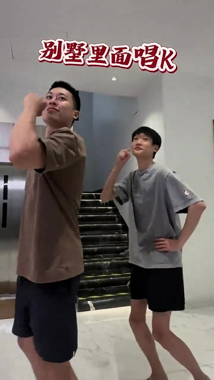 Shanks分享跳《大展鸿图》视频：水池里面银龙鱼～我跳的咋样