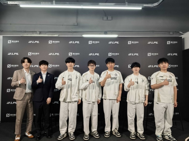 iG赛后群访 Meiko:教练教了一些野辅联动的内容 现在配合越来越好