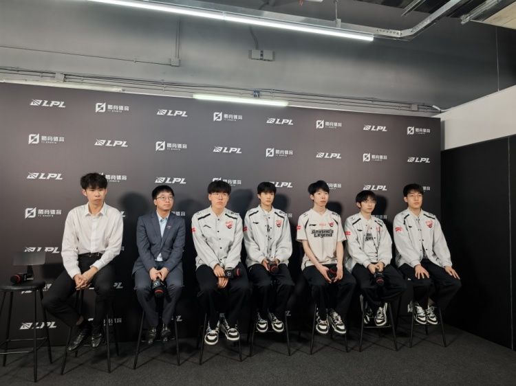 AL赛后群访 Flandre：急需解决沟通问题 目标不是很明确