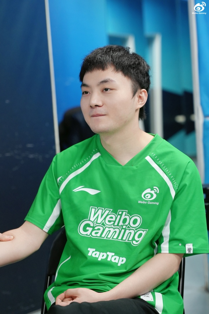 第二局关键团毫无输出 第三局被打出对位差距!Light后两局表现属实难绷