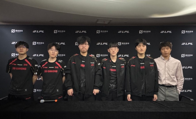 JDG赛后群访 厂长:团战目标要统一 在比赛里的沟通和协同要做好