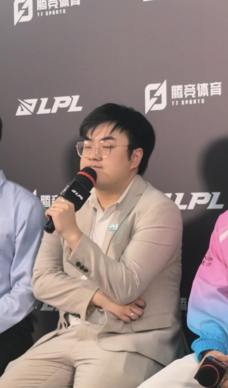 同样的方式输改过吗？BLG教练：我们几次输iG的方式都很像