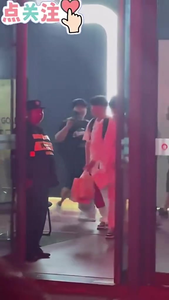 超级回旋镖？此前BLG粉丝线下嘲讽Wei“惊天大涅槃” 今日被暴打