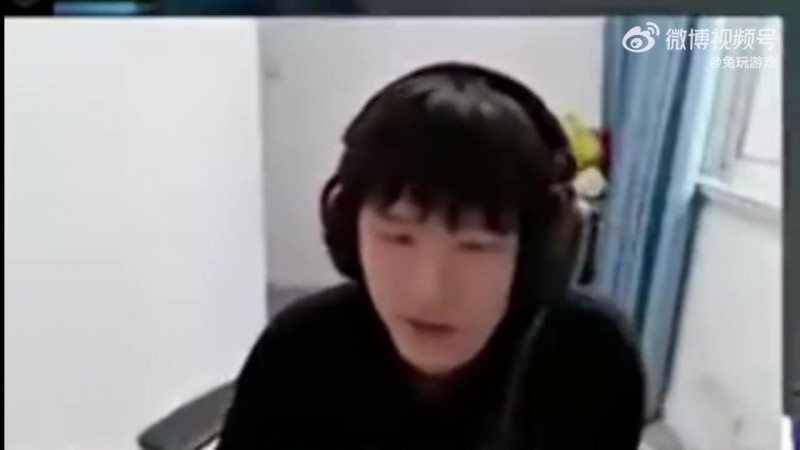 骇客：圆神比Karis好一点吧，那个登峰队应该是WE