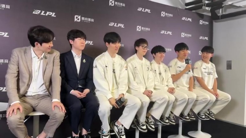 不想当韭菜？GALA：用Uzi名人堂是因为皮肤太贵了 自己没有 就比赛中用了