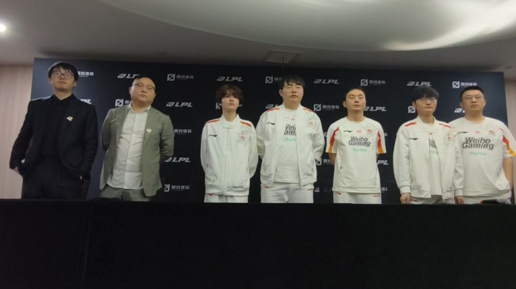 WBG赛后群访 Crisp：对当前版本的认识更加深刻 团队磨合也变好了