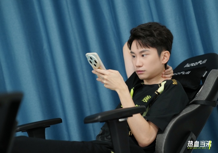 大B倒了！难以带队取胜 Doinb整个BO5仅打出7-16-28的战绩