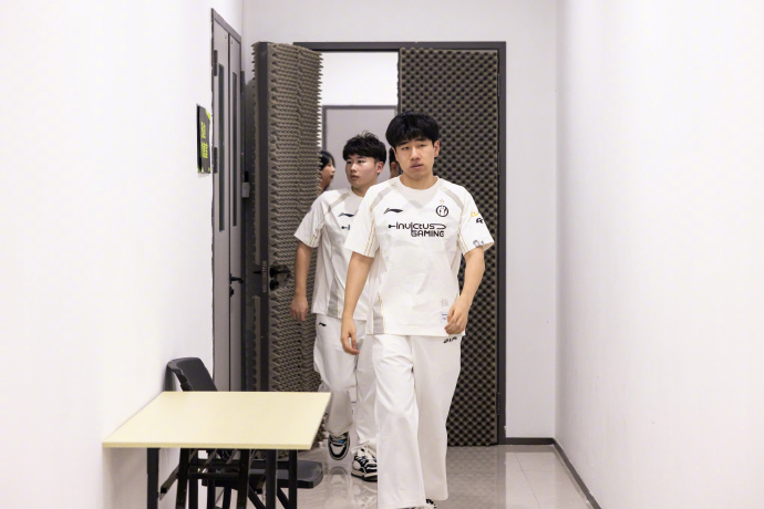 焦点之争谁占优?国外博彩网站:略微看好iG击败BLG