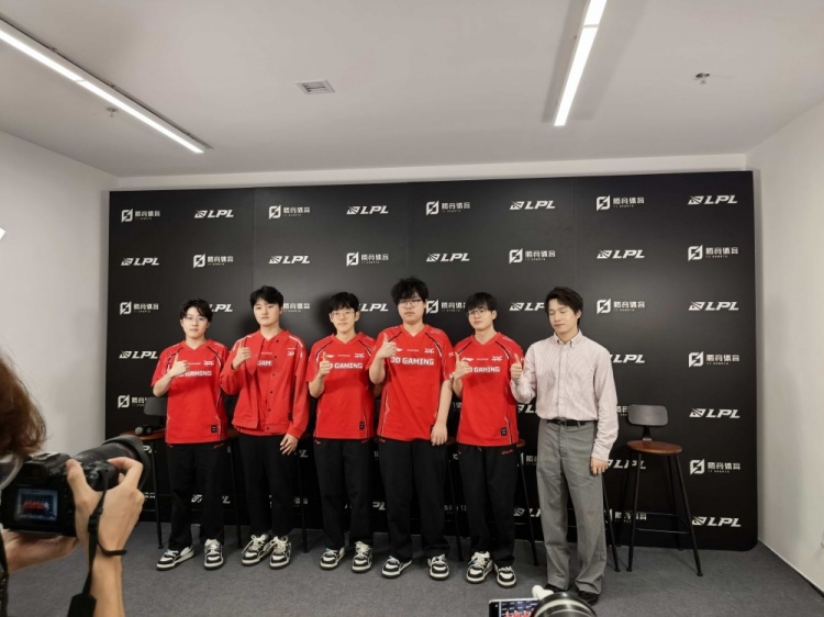 Xun导最想让他打爆谁?Xun:希望Xiaoxu打爆所有LPL上单