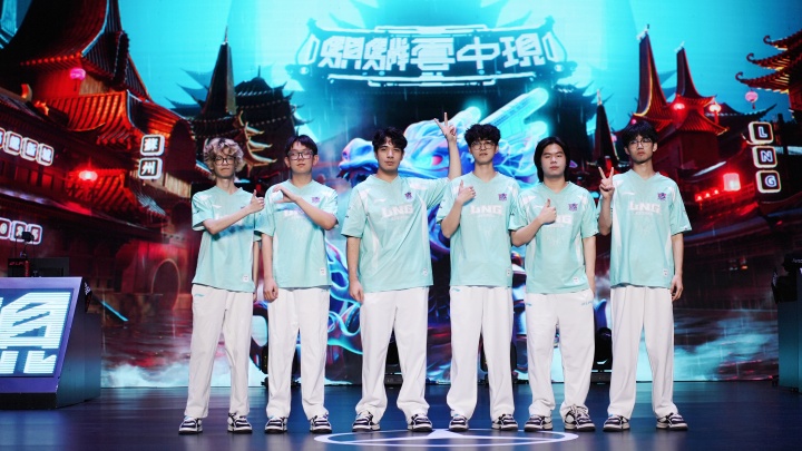 围绕标王重新建队？LPL官网显示：LNG麾下仅剩Zika/Weiwei/替补