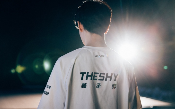 iG超话热议赢一个BO5就能进S赛:只有gala在一个人rank 不配进世界赛了