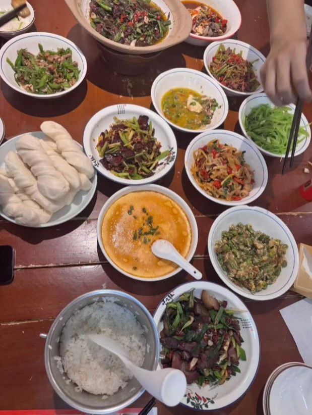 IG分享照片:人在深圳物资充分 还有没拍的若干…