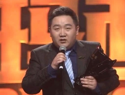 总得有人对LNG的失利负责!爆料人:前JDG经理万磊去LNG顶掉左雾