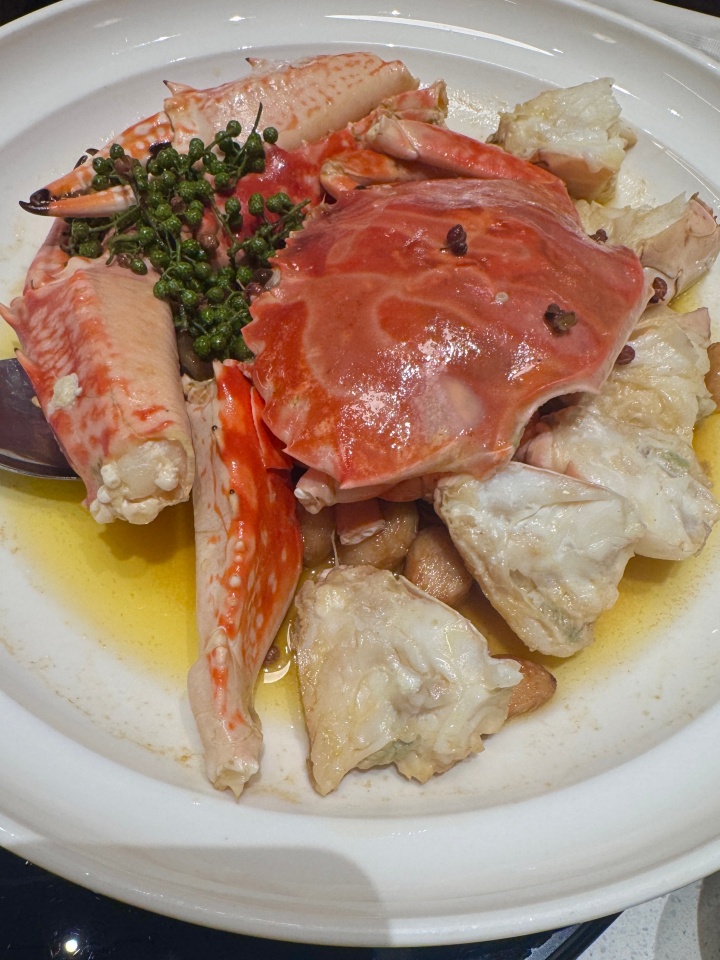 哥几个多吃点!iG吉祥物晒今日加餐:红花蟹、蒸鲈鱼、鲍鱼鸡爪