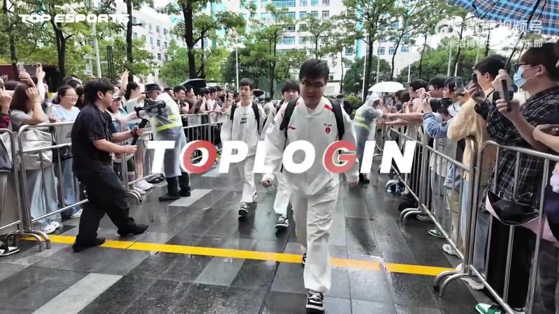 TES官方发布出征仪式vlog：相互鼓励，协力同心，向世界赛进发