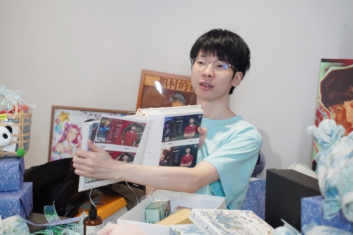 AL分享Hope礼物拆箱返图:感谢大家准备的礼物和蛋糕🍰💐