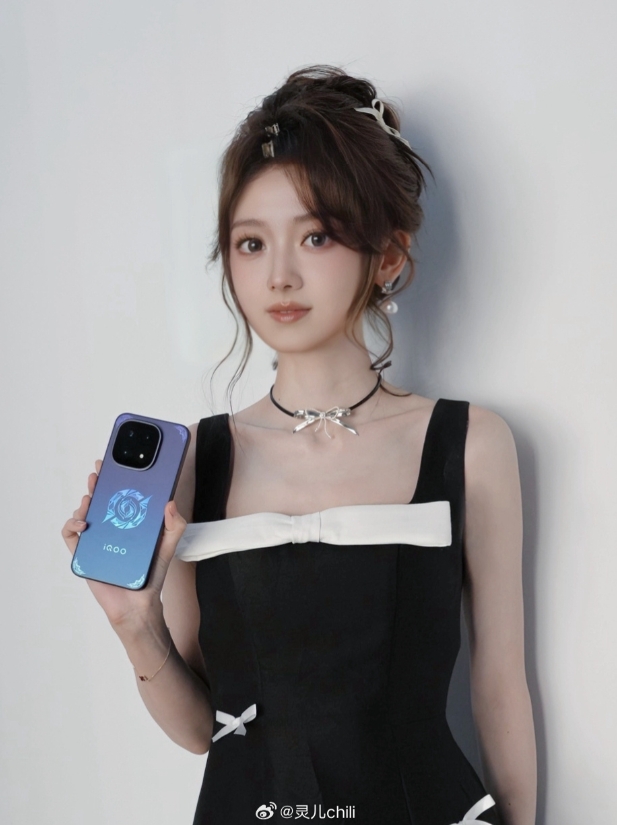 KPL解说灵儿晒照：王者十周年，神秘礼物已就位！