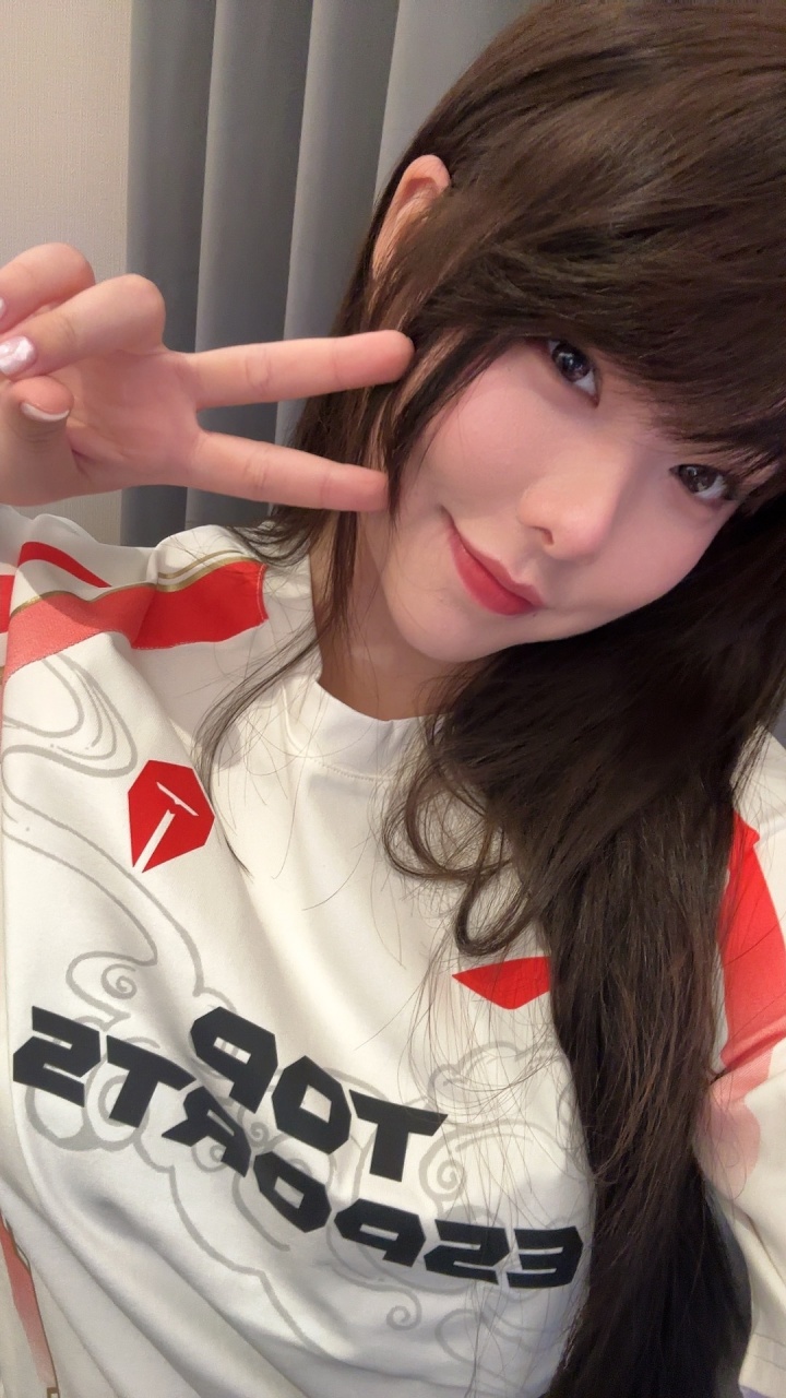 mayumi更博：求求你们了TES, 我跪求你们！！ 你们是中国最后的希望了