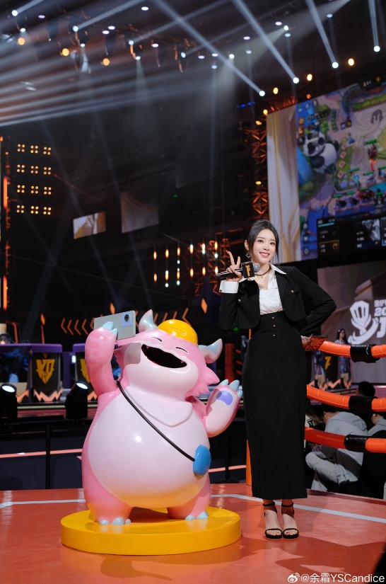 余霜晒照：9点到23点超长待机JOC决赛的一天！