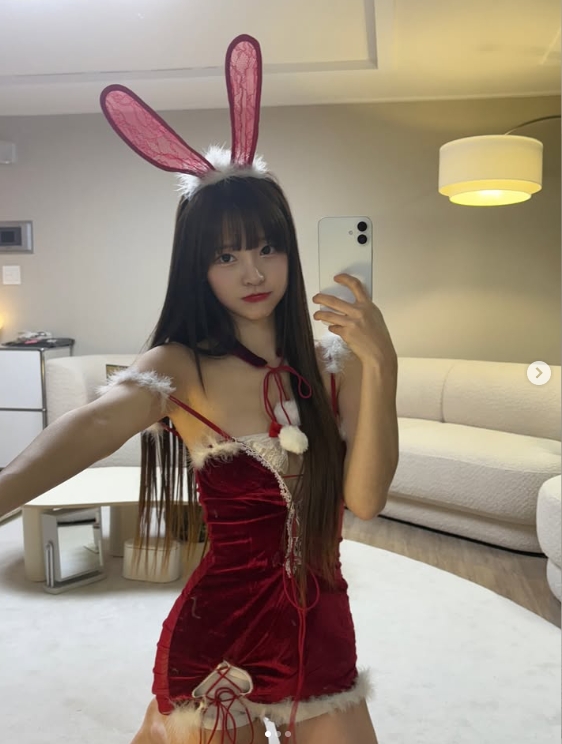 韩版《完蛋美女》演员mj晒照:提前展示圣诞战袍🤤