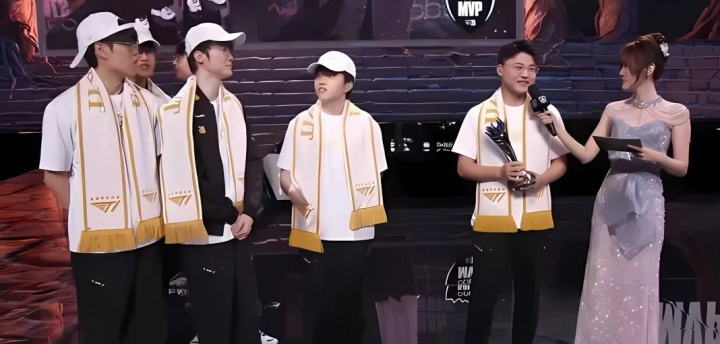 爆料Uzi将复出加入iG？理性讨论：吧友们觉得Uzi复出打比赛的可能性为多少？