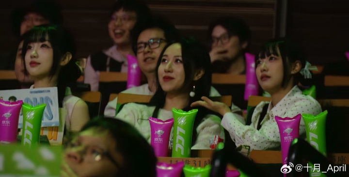 主持十月晒照:解说杯主持初体验~也是走出演播室在虹桥现场主持啦